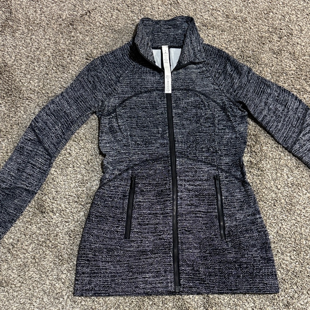 Lululemon Contour Jacket - Picture 3 of 10
